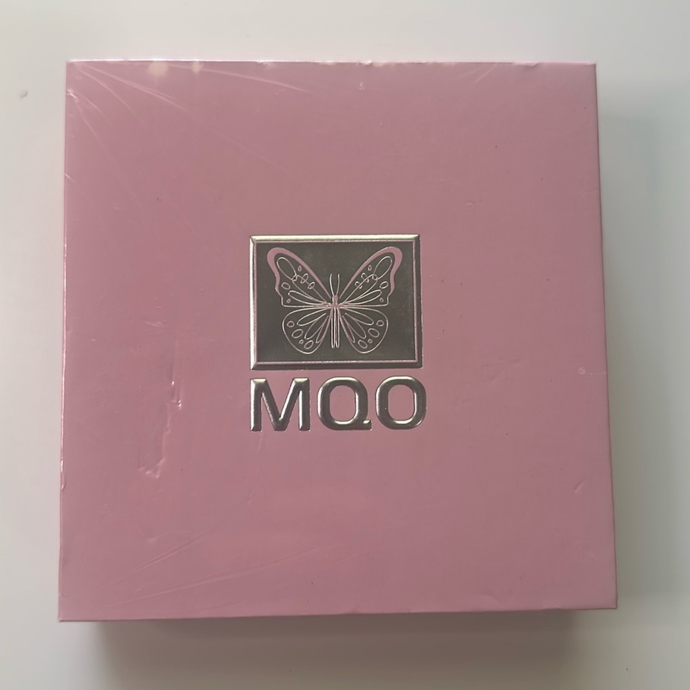 Giveaway! MQO Lipstick Series Gloss & Matte